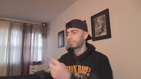 Snapshot of jeanpierbello7 chatting on 12-10-24, 06:49 jean pier bello Silva online show from 12-10-24, 06:49