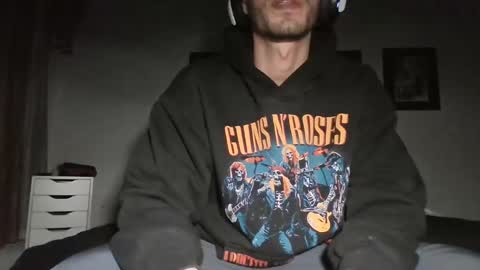 Snapshot of jeanpierbello7 chatting on 12-12-24, 12:27 jean pier bello Silva online show from 12-12-24, 12:27