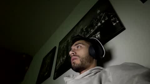 Snapshot of jeanpierbello7 chatting on 12-23-24, 09:05 jean pier bello Silva online show from 12-23-24, 09:05