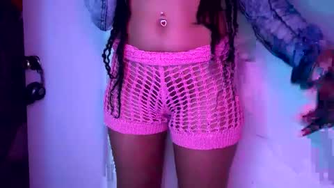 Snapshot of jeddahdolly chatting on 01-12-25, 07:10 jeddahdolly online show from 01-12-25, 07:10