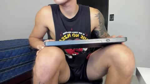 Snapshot of jeeanpii01 chatting on 12-13-25, 07:53 Jeanpii01 online show from 12-13-25, 07:53