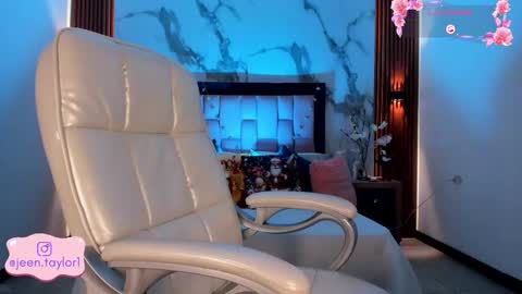 Jeen Taylor online show from 11-24-25, 08:08