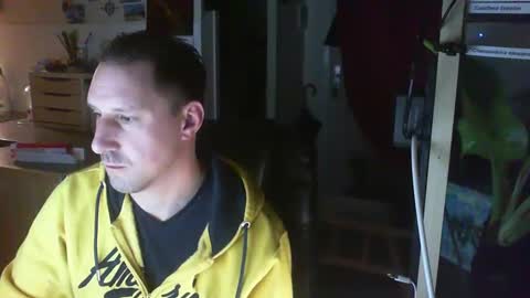 Snapshot of jef74700 chatting on 01-07-25, 03:46 Jrme online show from 01-07-25, 03:46
