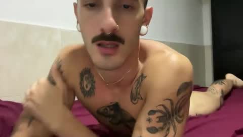 Snapshot of jeff_cube chatting on 09-30-25, 09:42 Jeff and Mugi Independent model online show from 09-30-25, 09:42