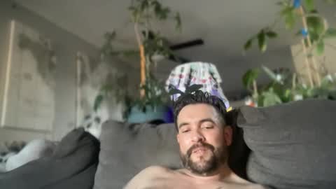 Snapshot of jellyfishfun chatting on 11-13-25, 10:19 Guy Jones online show from 11-13-25, 10:19