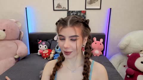 Snapshot of jenie_fire chatting on 11-16-25, 01:17 Dolly online show from 11-16-25, 01:17