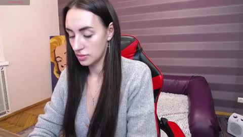 Kira online show from 11-14-25, 09:08