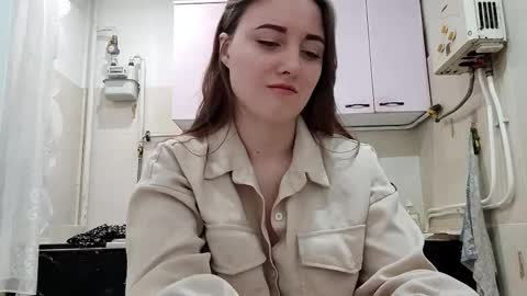 Snapshot of jeniffervaneck chatting on 12-16-25, 08:14 Jeniffer online show from 12-16-25, 08:14