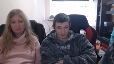 JenisAndPeter online show from 02-10-25, 10:20