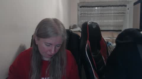 JenisAndPeter online show from 04-08-26, 06:30