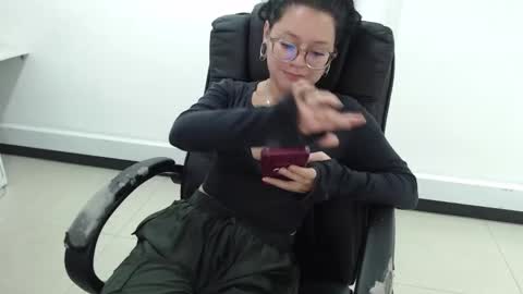 Snapshot of jenn_cg chatting on 02-27-26, 10:32 jenn online show from 02-27-26, 10:32