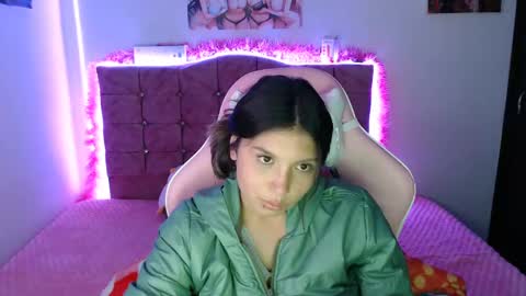 jennal_010 online show from 12-17-24, 01:50