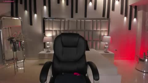 Jenna Olson  online show from 01-10-26, 07:15