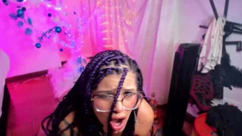 follow me in me  IG jenndy971 online show from 12-28-24, 06:28