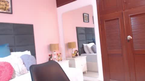 Snapshot of jenner_madison chatting on 11-08-25, 10:04 jenner_madison online show from 11-08-25, 10:04