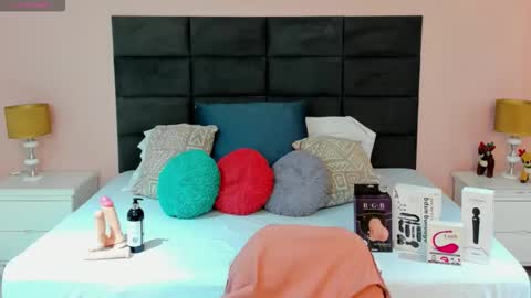 Snapshot of jenner_madison chatting on 11-17-25, 11:05 jenner_madison online show from 11-17-25, 11:05