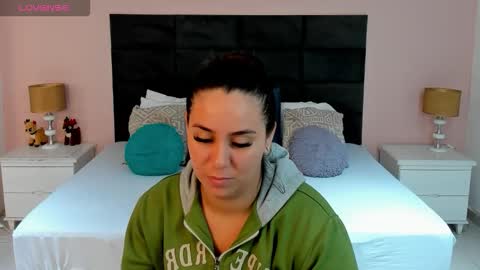 Snapshot of jenner_madison chatting on 12-04-25, 12:14 jenner_madison online show from 12-04-25, 12:14