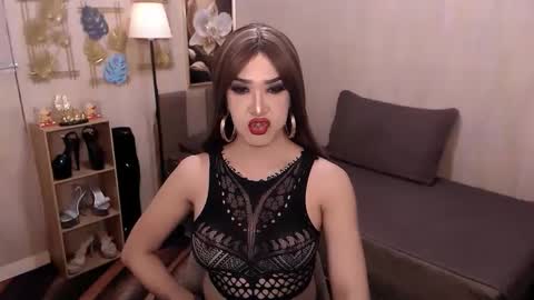 jenniegarcia online show from 11-23-25, 12:54