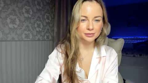 Jennifer online show from 03-01-26, 12:01