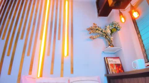 Jennifer vega  online show from 11-08-25, 12:11