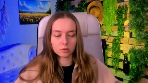 Jennifer online show from 10-08-25, 10:46