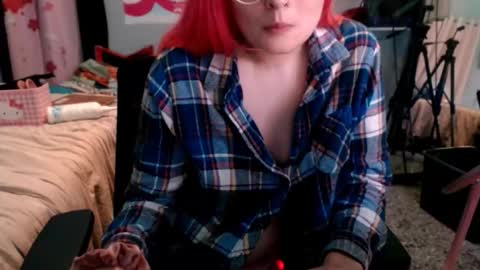 Jennifer Gwen online show from 10-28-25, 05:00