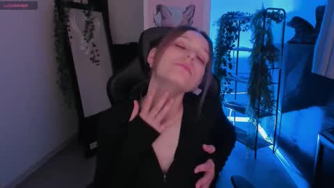 Snapshot of jenniferkiim chatting on 10-27-25, 10:30 jenniferkiim online show from 10-27-25, 10:30