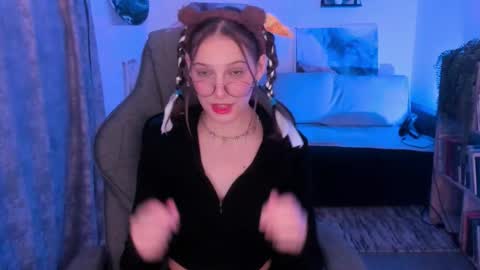 Snapshot of jenniferkiim chatting on 11-25-25, 11:21 jenniferkiim online show from 11-25-25, 11:21