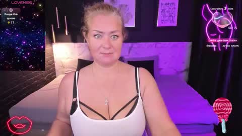 Jennifer online show from 10-30-25, 03:57