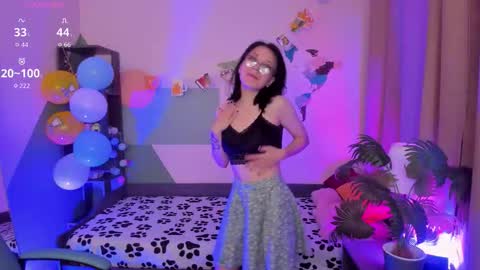  Jennifer  online show from 09-25-25, 08:56