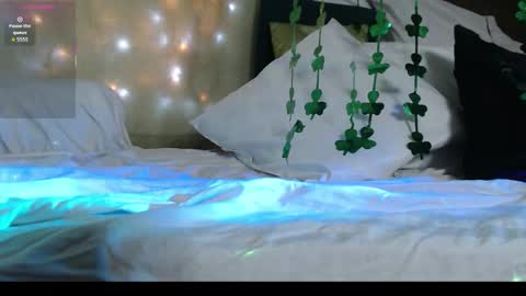 Snapshot of jenny5thavenue chatting on 03-17-26, 01:10 JENNY online show from 03-17-26, 01:10