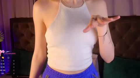 jenny_bunny_ online show from 03-10-25, 07:32
