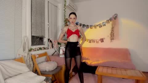 Jennifer Jenny Darling   online show from 12-21-24, 08:54