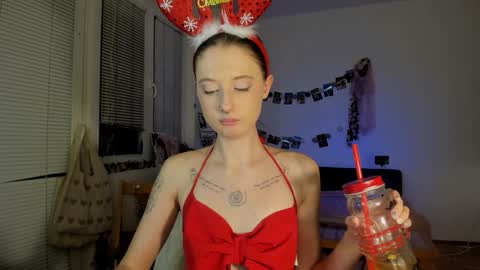 Jennifer Jenny Darling   online show from 12-31-24, 10:34