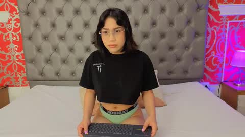 jenny_towers online show from 09-11-25, 11:10