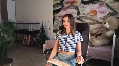 Snapshot of jennycutey chatting on 01-19-25, 04:33 jennycutey online show from 01-19-25, 04:33