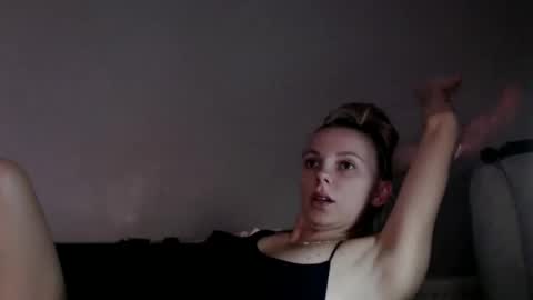 Snapshot of jennyfrost chatting on 10-31-25, 07:26 jennyfrost online show from 10-31-25, 07:26