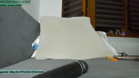infamous blondiechloe.             Jennyjennywildd online show from 09-24-25, 08:56