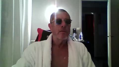 jerflor online show from 10-29-25, 03:58