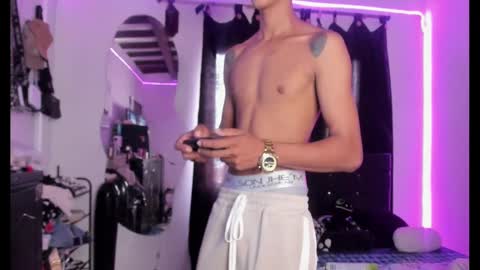 Snapshot of jeronxtapion chatting on 03-11-25, 03:12 Tapion online show from 03-11-25, 03:12