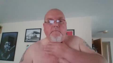 Snapshot of jerseyhammer01 chatting on 10-09-25, 08:01 Harry online show from 10-09-25, 08:01