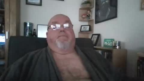 Snapshot of jerseyhammer01 chatting on 10-16-25, 07:53 Harry online show from 10-16-25, 07:53
