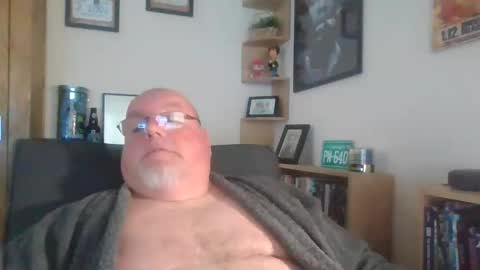 Snapshot of jerseyhammer01 chatting on 10-20-25, 08:48 Harry online show from 10-20-25, 08:48