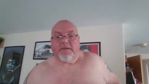 Snapshot of jerseyhammer01 chatting on 10-23-25, 08:02 Harry online show from 10-23-25, 08:02