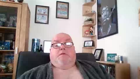 Snapshot of jerseyhammer01 chatting on 11-02-25, 09:22 Harry online show from 11-02-25, 09:22