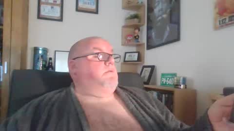 Snapshot of jerseyhammer01 chatting on 11-05-25, 09:20 Harry online show from 11-05-25, 09:20