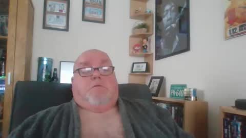 Snapshot of jerseyhammer01 chatting on 11-12-25, 08:26 Harry online show from 11-12-25, 08:26