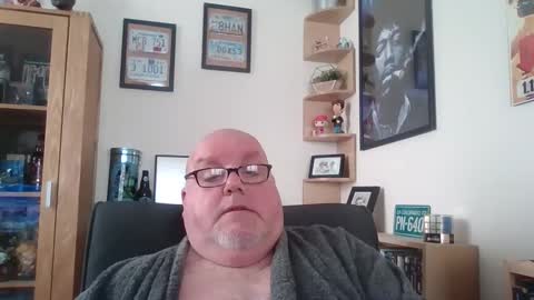 Snapshot of jerseyhammer01 chatting on 11-18-25, 09:58 Harry online show from 11-18-25, 09:58