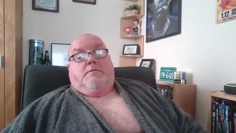 Snapshot of jerseyhammer01 chatting on 11-23-25, 10:37 Harry online show from 11-23-25, 10:37