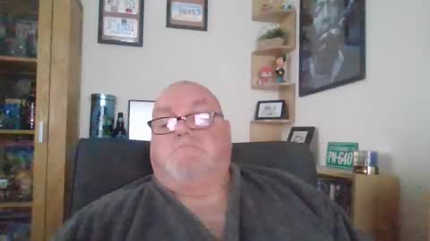 Snapshot of jerseyhammer01 chatting on 11-24-25, 08:47 Harry online show from 11-24-25, 08:47